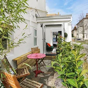  Holiday home Plush City Centre Micropad With Parking