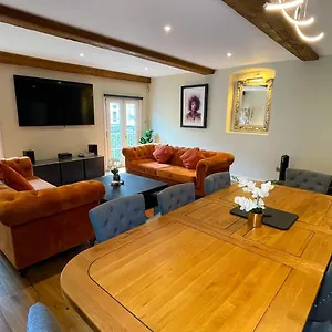 Holiday home The Coach House - An Exeptional 3 Story House In The Heart Of The Lanes With Secure Private Parking
